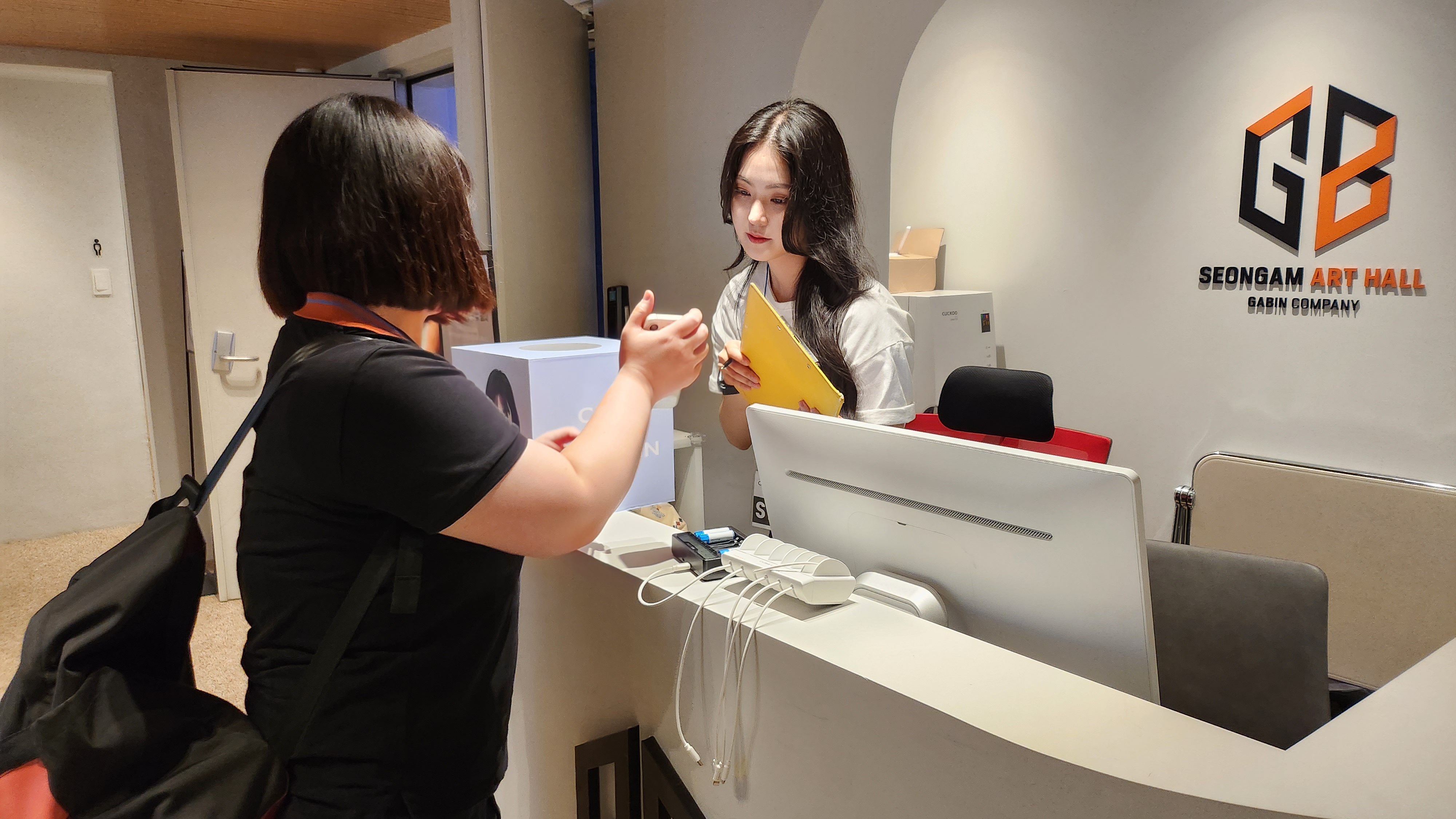 클리오 X 안유진 팬사인회 - Image 3