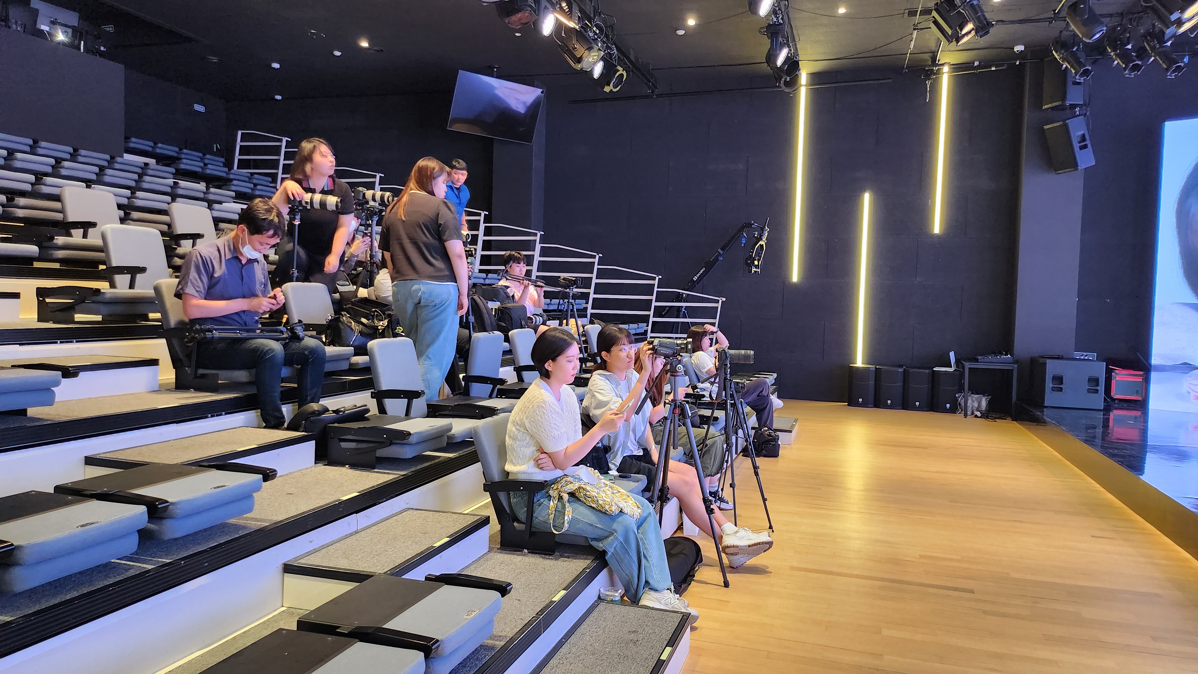 클리오 X 안유진 팬사인회 - Image 7