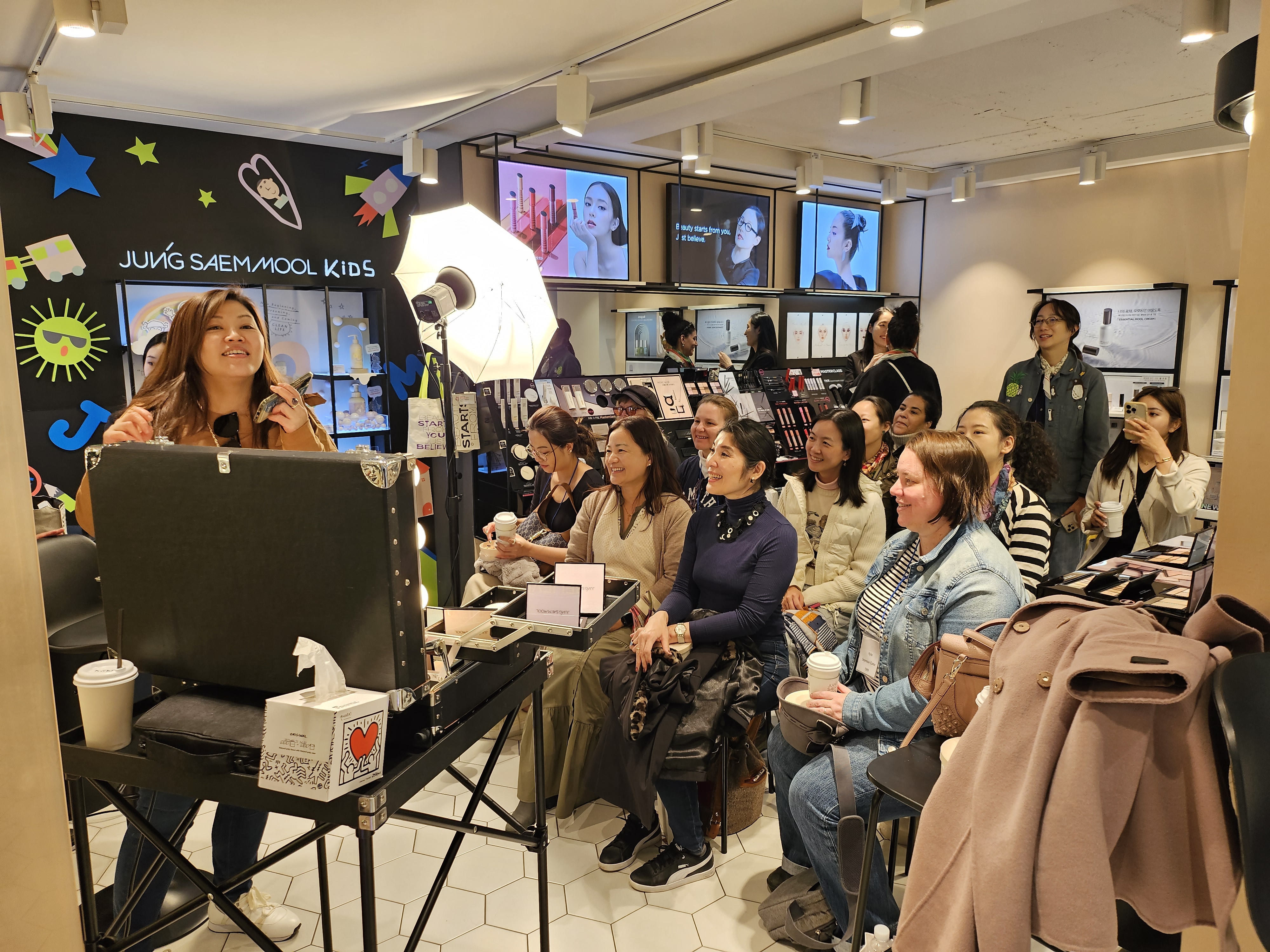 정샘물 뷰티 메이크업 시연 행사 - Image 5