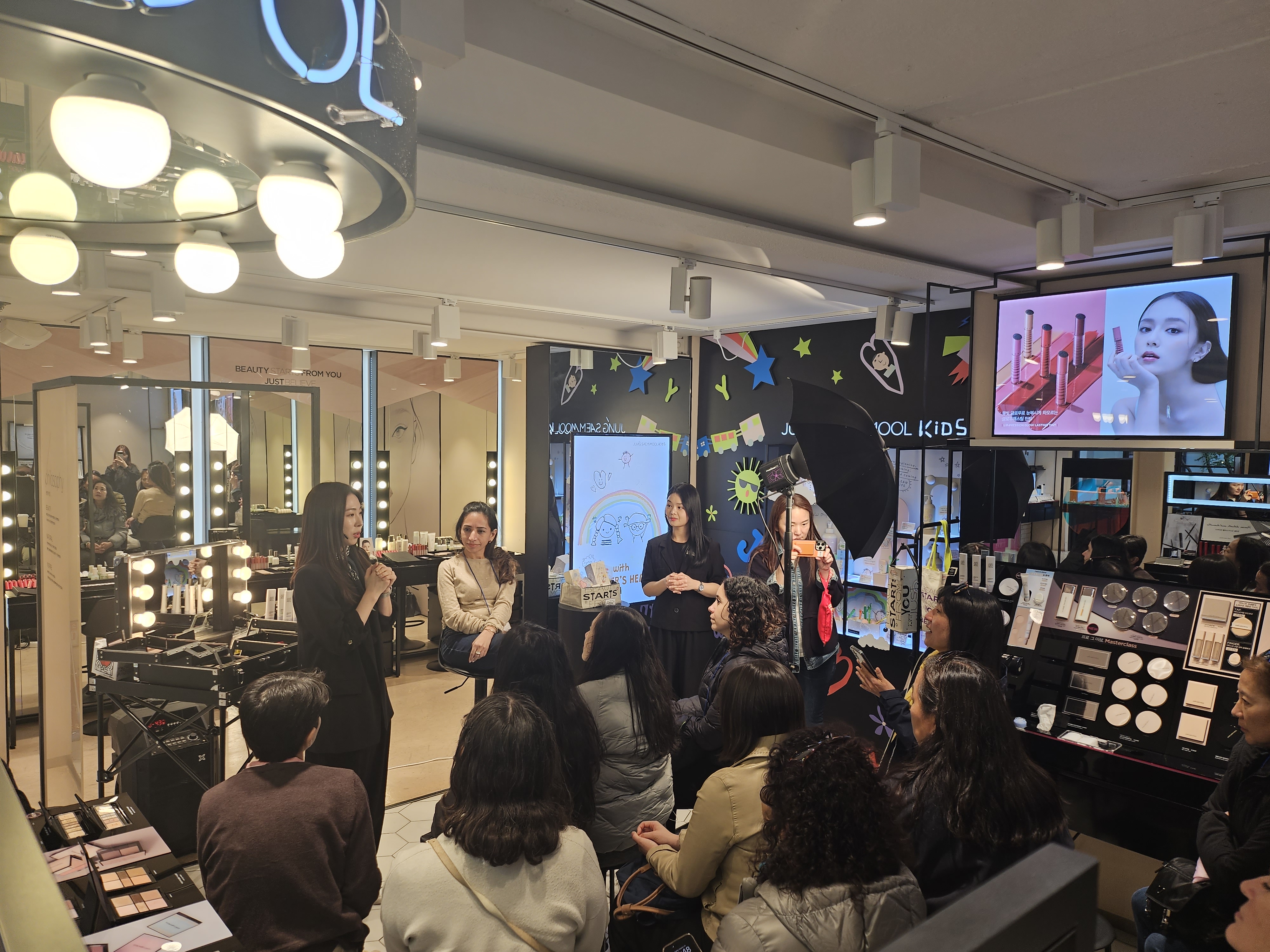 정샘물 뷰티 메이크업 시연 행사 - Image 6